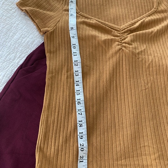 Madewell Ribbed V-Neck Short Sleeve Top – Camel Brown – Size M - Picture 3 of 4